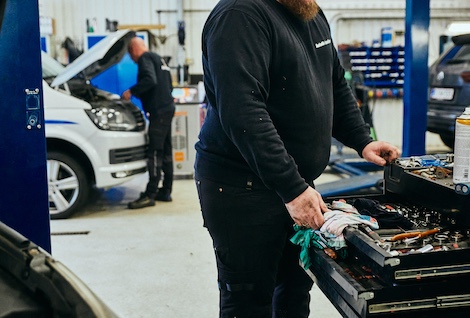 AutoMekanikeren.com stemningsbillede fra værkstedet i Risskov